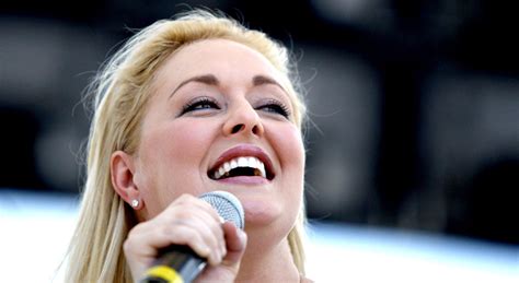 Country crooner Mindy McCready dies at 37 - CBS News