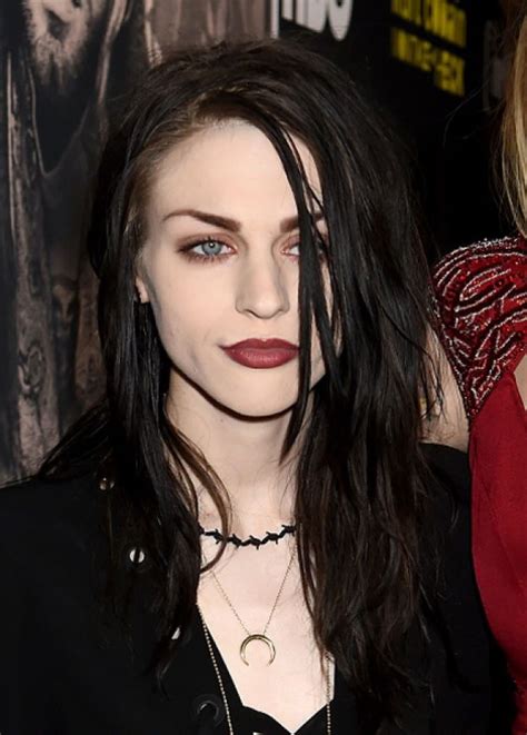 grunge makeup 90s