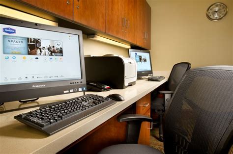 Computer Business Centre 的图像结果