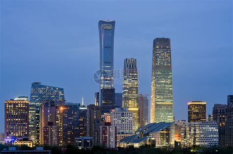 北京国贸CBD晚高峰高清图片下载-正版图片501552156-摄图网