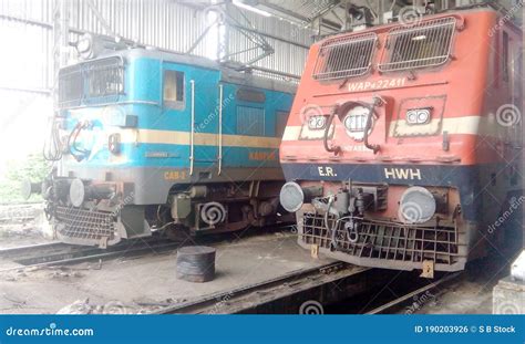 Indian Locomotive Class WAP Passenger Traffic Electric Engine ...
