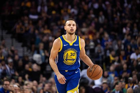 Stephen Curry brinca e se define como o maior armador da história