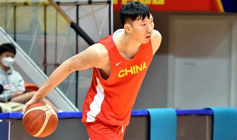 中国男篮：辽宁籍球员获重用，半场领先21分，一人未获出场 - 哔哩哔哩