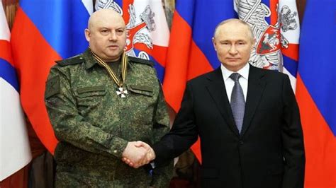 रूस ने एयरफोर्स चीफ सुरोविकिन को किया बर्खास्त, प्रिगोझिन के विद्रोह के ...