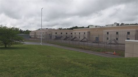 Knox Co. Sheriff's Office explains why jail inmates have tablets | wbir.com