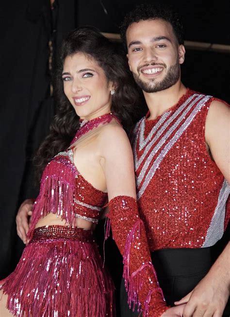 רוני - “היא פשוט קרן שמש, אור שנכנס בדלת. הייתי מאושר לקבל אותה. בחדר ...