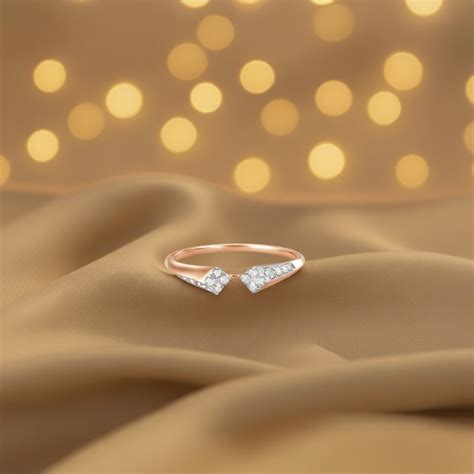 Sculpted Grace Diamond Finger Ring