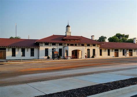 Decatur IL Then and Now 的图像结果