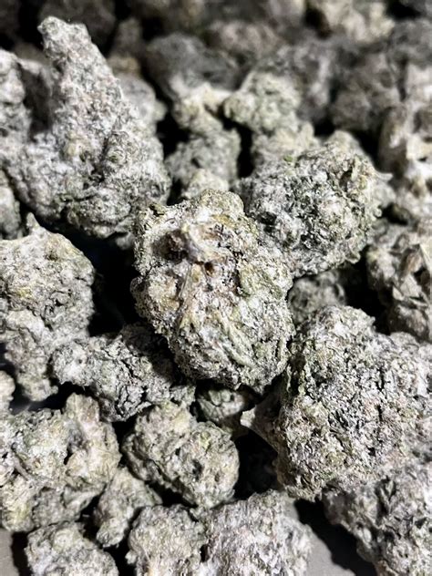 Snow Cap Strain Review: A Favorite for Its Uplifting High - Nano Hemp ...