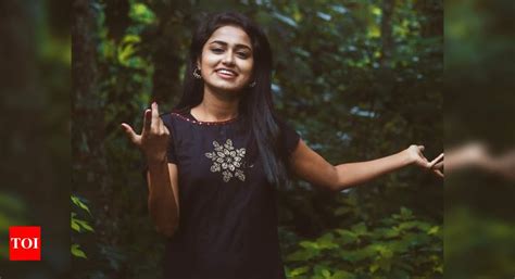 Just like Sreekutty, I am not that much 'Paavam' : Kasthooriman actress ...