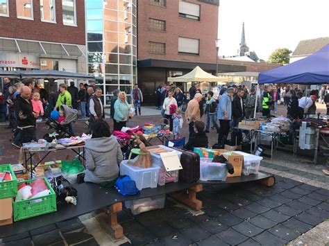 ANTIK- & TRÖDELMARKT Glockengasse, Geldern, Germany, 27 April 2025 ...