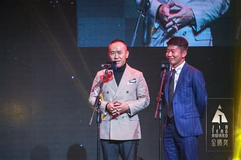 高志强先生受邀出席2019金腾奖颁奖盛典并为获奖设计师颁奖