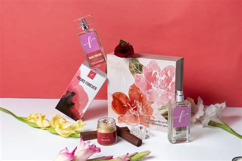 Valentine’s Enchantment: Luxury Perfume Gift Set for Her – Indic ...