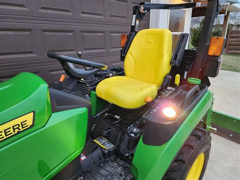 John Deere 2025R Package Special 的图像结果