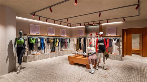 New Balance opens first-ever Run Hub in Southeast Asia at Suria KLCC in ...