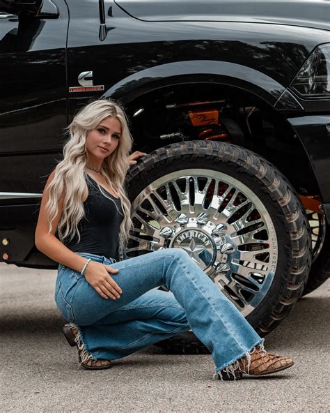 Lindsay Bercosky | 📸 | Instagram