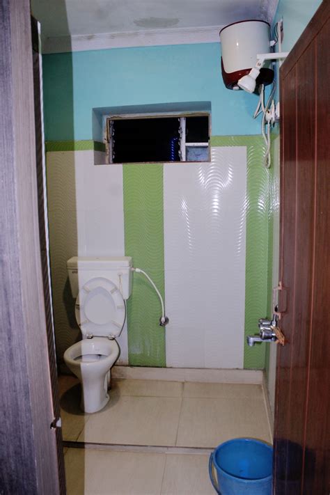 AC DOUBLE BEDDED DELUXE ROOM - GROUND FLR - Digha SaikatAbas
