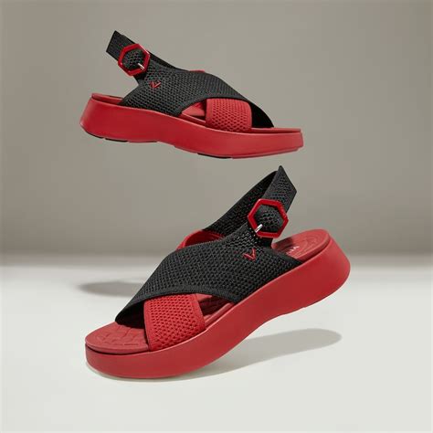 AdaptAll™ Sport Sandals (Kara), RUBY RED BLACK, EU40 | VIVAIA