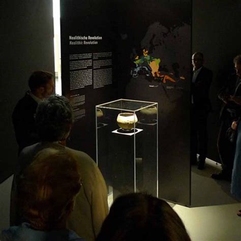 Migration. (Aus-)Wanderung, Flucht und Ver­trei­bung in Ver­gan­gen ...