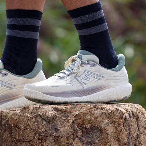 Karhu Womens Ikoni 3.0 Hivo Vanilla Ice/Ashes Of Roses - Running Shoes ...