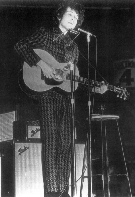 Bob Dylan World Tour 1966 - Australia Photo Gallery (30 Photos) - NSF ...