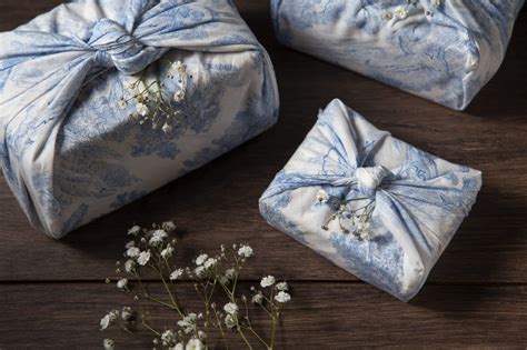 20 Japanese Gifts for Him: Best Unique Gift Ideas - Sparrow finds from ...