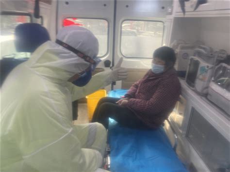 温州120急救车医生的一天：至少工作15小时，穿10组套件防护服，洗8次澡-新闻中心-温州网