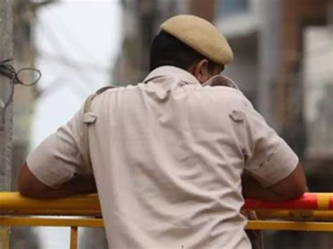 Delhi Cop Slaps Boy For Skateboarding, Faces Action