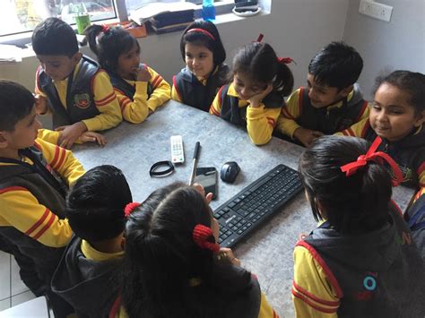 Solitaire International School