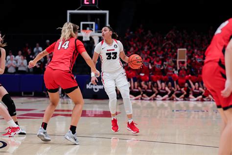 Dayton women's basketball team fights hard in the beginning of the new ...