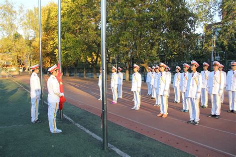 校本部高一年级举行升旗仪式 - 山东省临沂第一中学