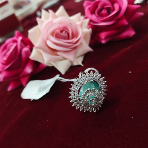 Emerald Glow Halo Crystal Statement Ring – Girls Galleriaa