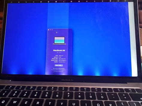 Is this flexgate on Macbook Air 2020 ? : r/mac