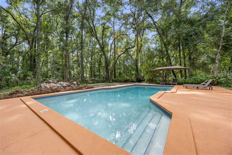 Sunshine Vacation Rentals | The Secluded Sanctuary | Salt Pool+Lanai ...