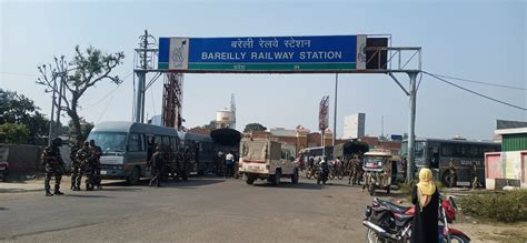 बरेली में राजधानी एक्सप्रेस में चढ़ रहे फौजी को दिल्ली के TTE ने दिया ...