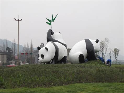 (哪家好，怎么样)(“熊猫家园”主题雕塑)-不锈钢雕塑 - 成都蓝顶公共雕塑艺术有限公司