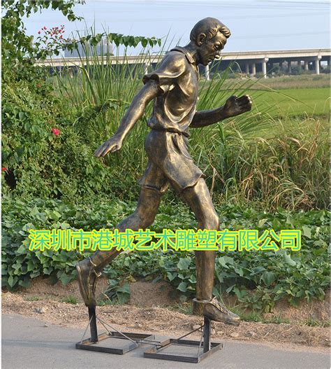 体育运动主题玻璃钢仿铜踢足球人像人物雕塑定制厂家_港城雕塑-站酷ZCOOL