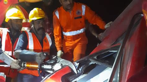 Odisha train accident: NDRF & relief teams use cranes, sniffer dogs and ...
