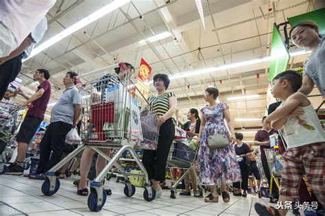 郑州小型超市怎样装修设计才能招引顾客的驻足观看和消费_念创装饰-站酷ZCOOL