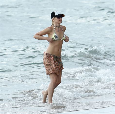 Gwen Stefani Bikini