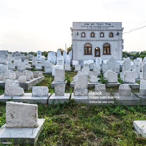 Pemakaman Yahudi Tua Yahudi Hasid Makam Pemimpin Spiritual Baal Shem ...