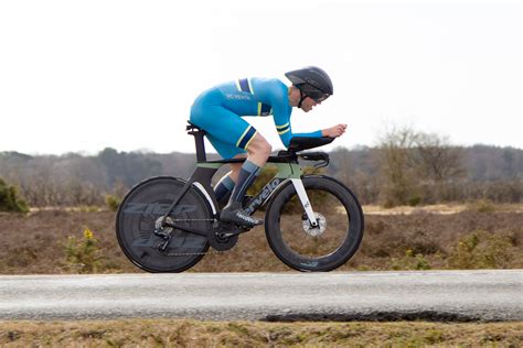 What does it take to ride 80km (50 miles) in under two hours? - The ...