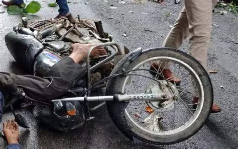 50-yr-old rider injured as branch falls on him on Balehonnur road amid ...