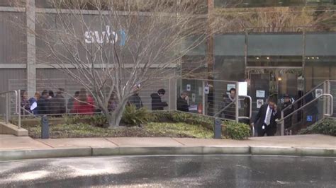Global banking stocks slump amid fallout from SVB collapse - Business ...