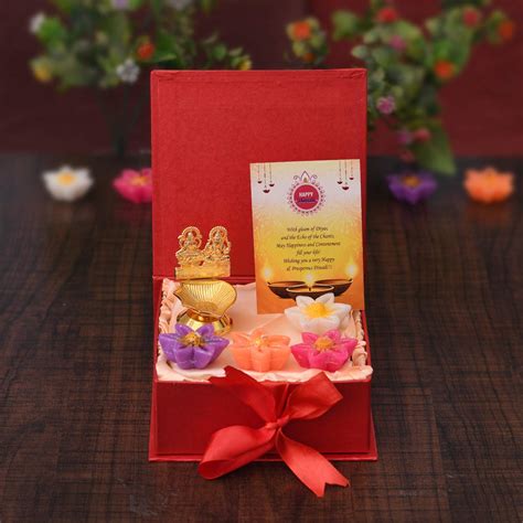 Buy Collectible India Diwali Gift Combo Set - Lakshmi Ganesha Diya Oil ...