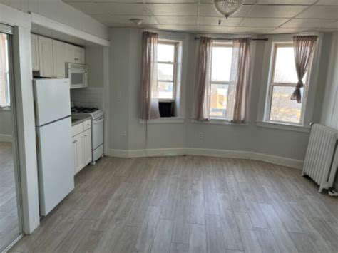 3 Lynn Shore Drive unit 3r Lynn, MA