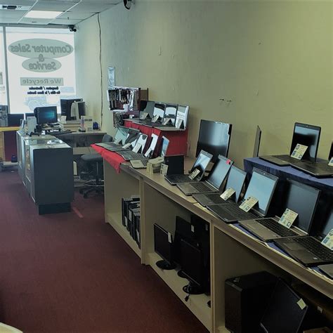 Empty Computer Shop 的图像结果