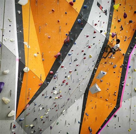First Ascent Avondale | Climbing, Yoga & Fitness in Chicago