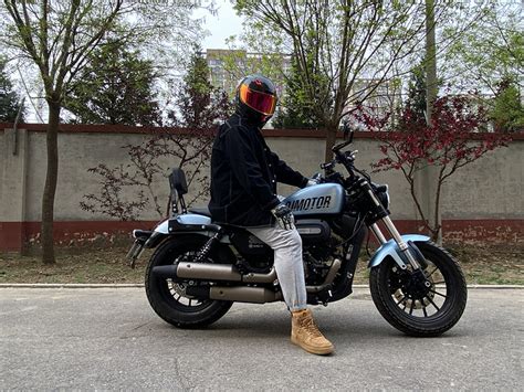 铃木最新款150跨骑摩托是那一个_百度知道