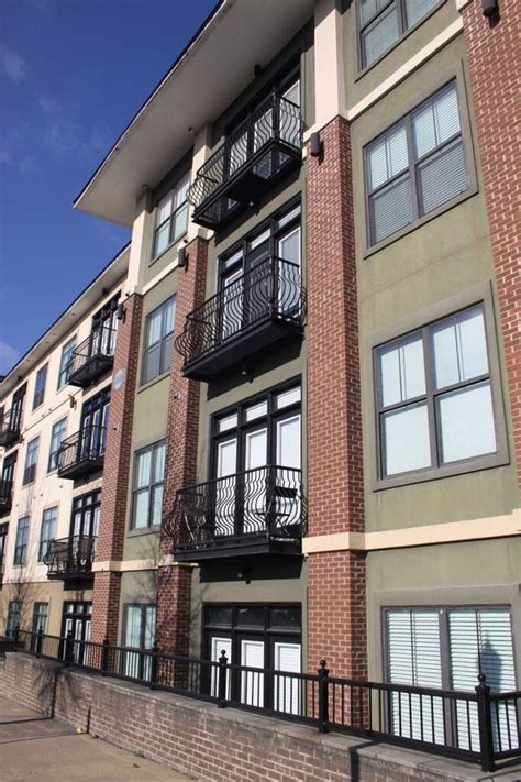 High-Rise Building Painting 的图像结果